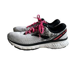 Brooks Ghost 11 Grey Pink Running Shoes Sneaker Trainer size 9.5B medium